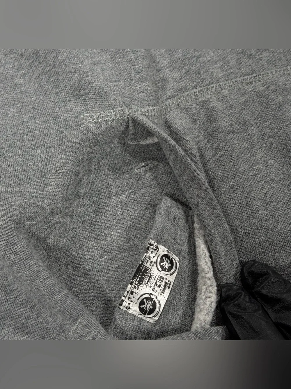 Zoo York Mens Sweatshirt XL Gray Crewneck Kangaroo Pocket Graffiti Logo Skate